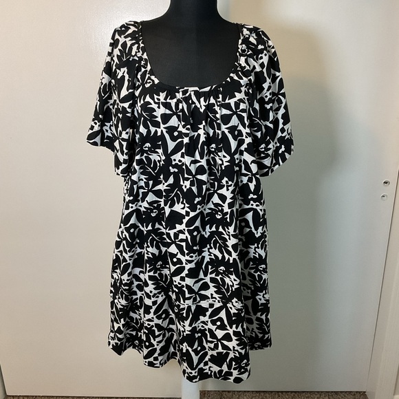 14. Free Assembly Black and White Square Neck Patterned Short Sleeve Dress Sz S - Picture 3 of 10